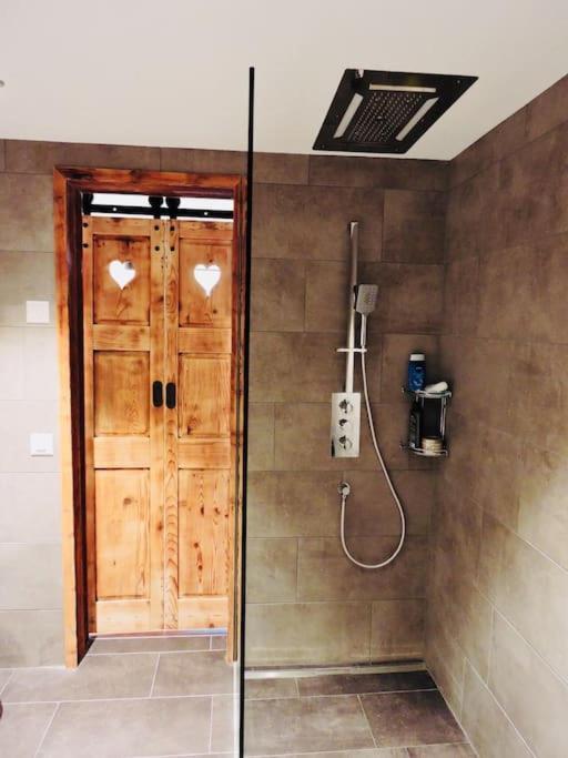 Urchige 2-Zimmerwohnung Matten  Ngoại thất bức ảnh